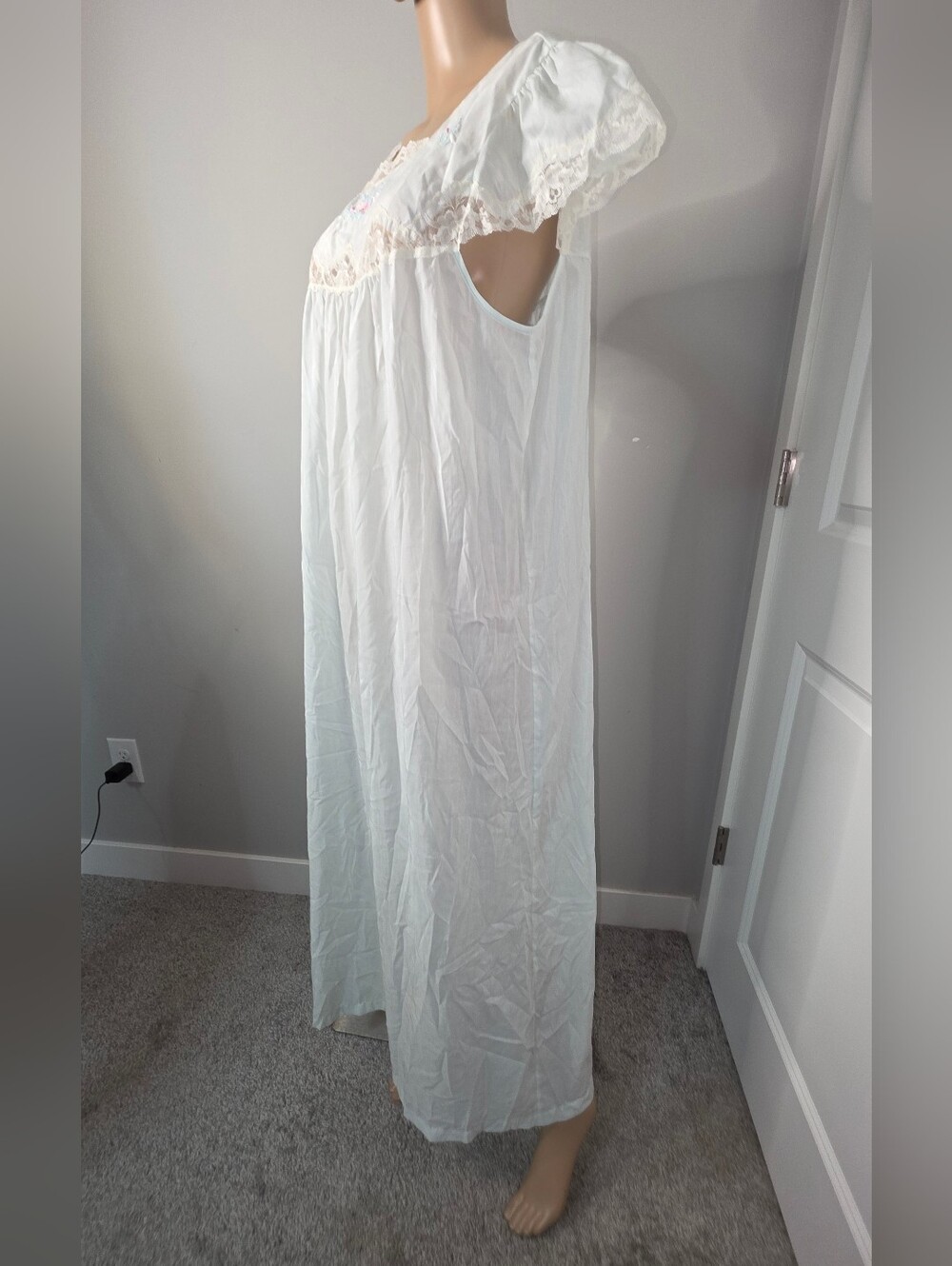 Vintage Barbizon 60's'70's Soft Blue Lace-Trim Long Nightgown * Feminine Chemise - Picture 8 of 16